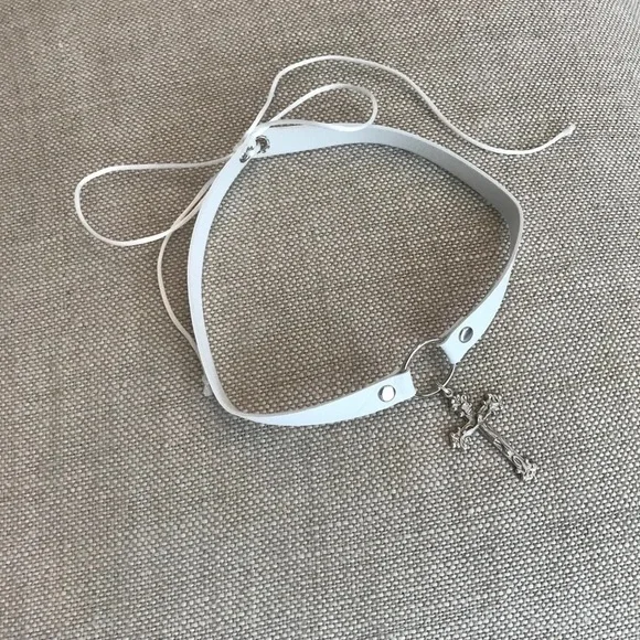 Choker - Picture 1 of 1